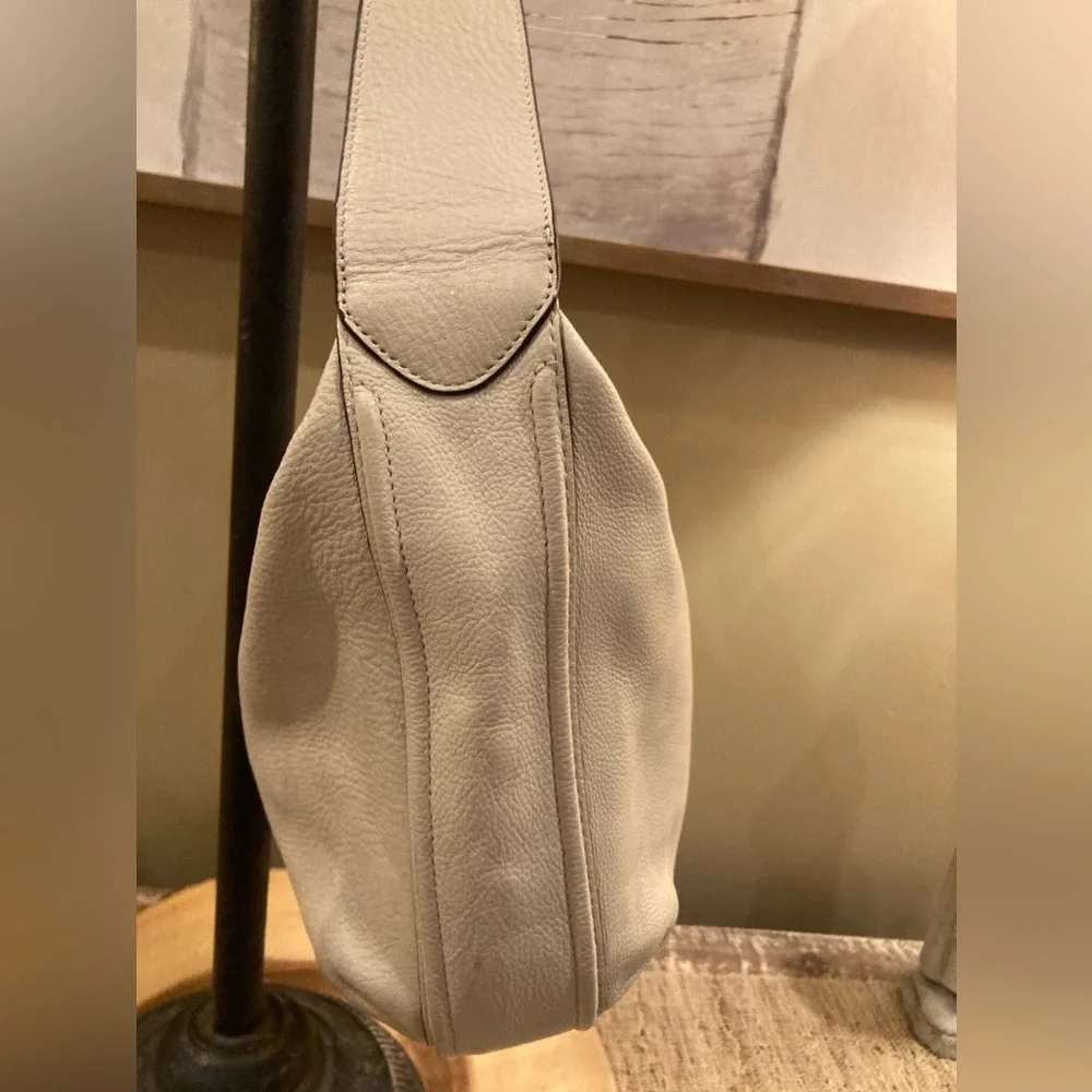 Coach‎ Avery Hobo Shoulder  Leather Bag In Bone(ivory Off White) F23960 Mint